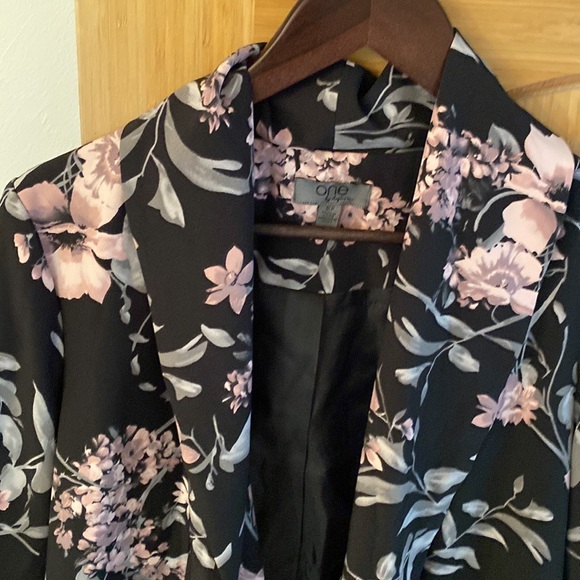 Summer floral Blazer - Picture 3 of 5